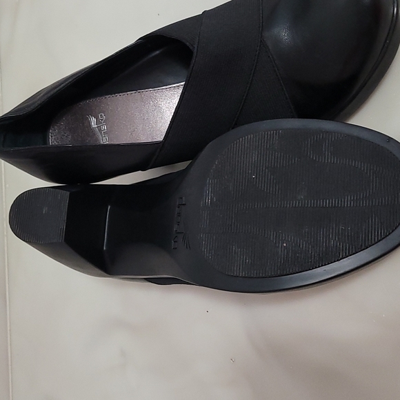 Shoes - Picture 4 of 4